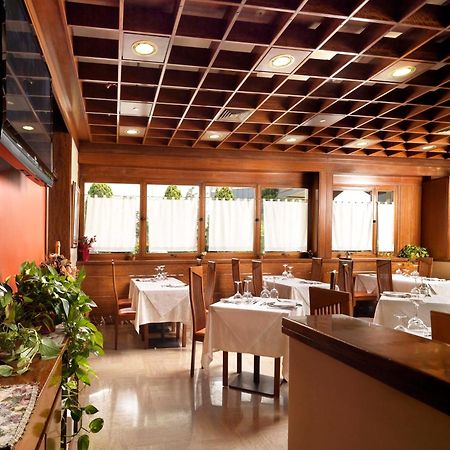 Hotel Al Pino Verde Кампосампиеро Екстериор снимка