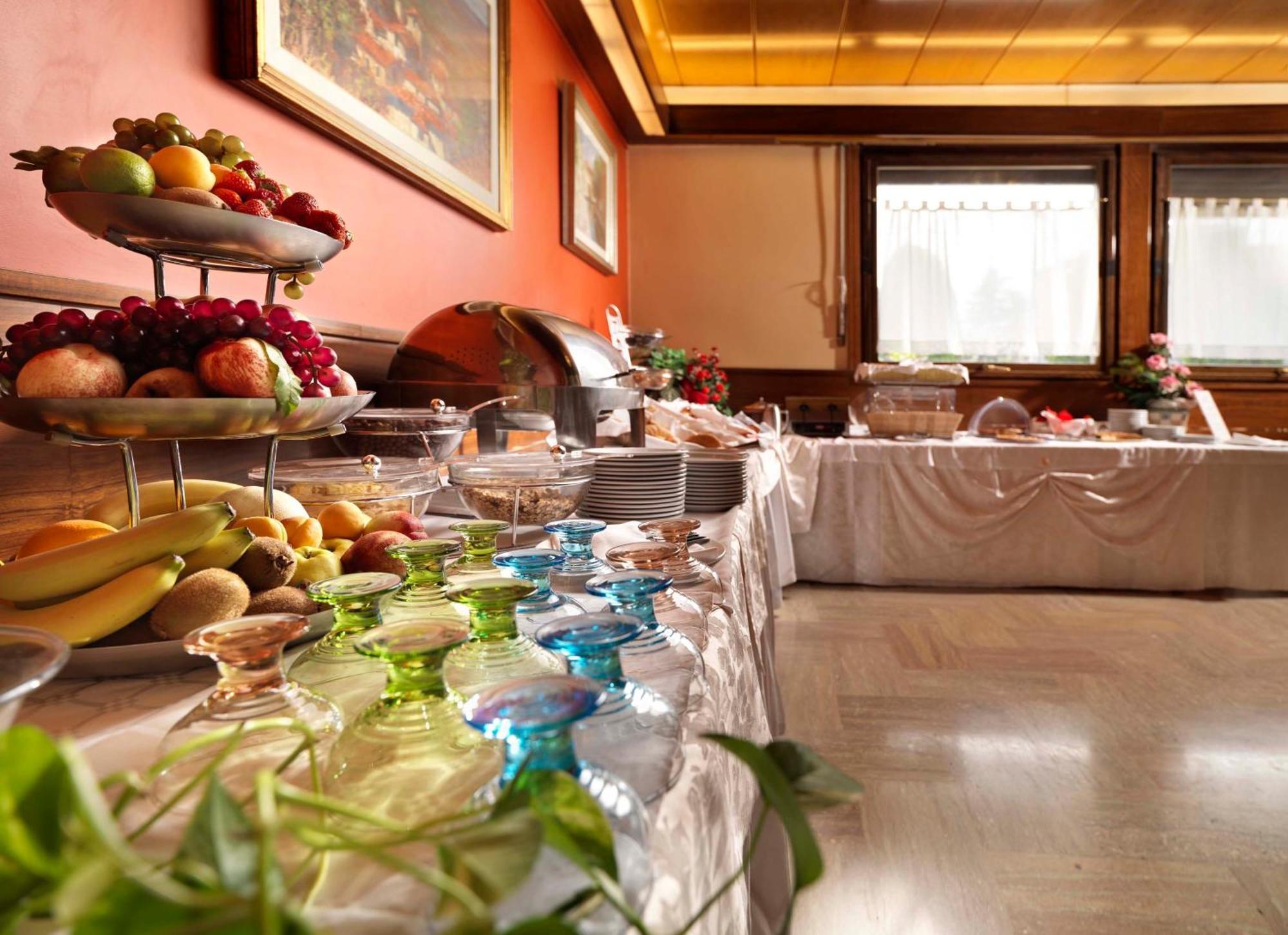 Hotel Al Pino Verde Кампосампиеро Екстериор снимка