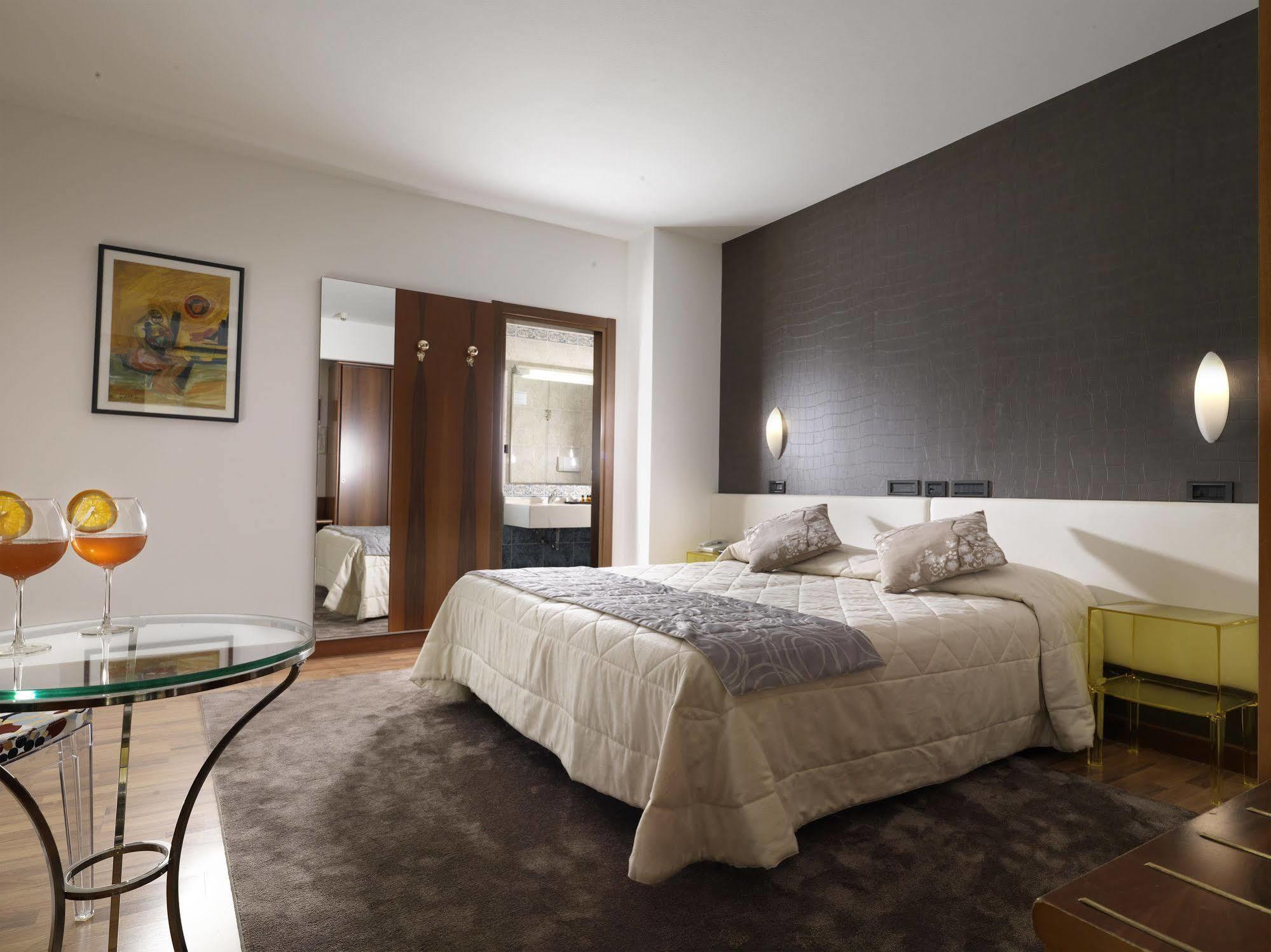 Hotel Al Pino Verde Кампосампиеро Екстериор снимка